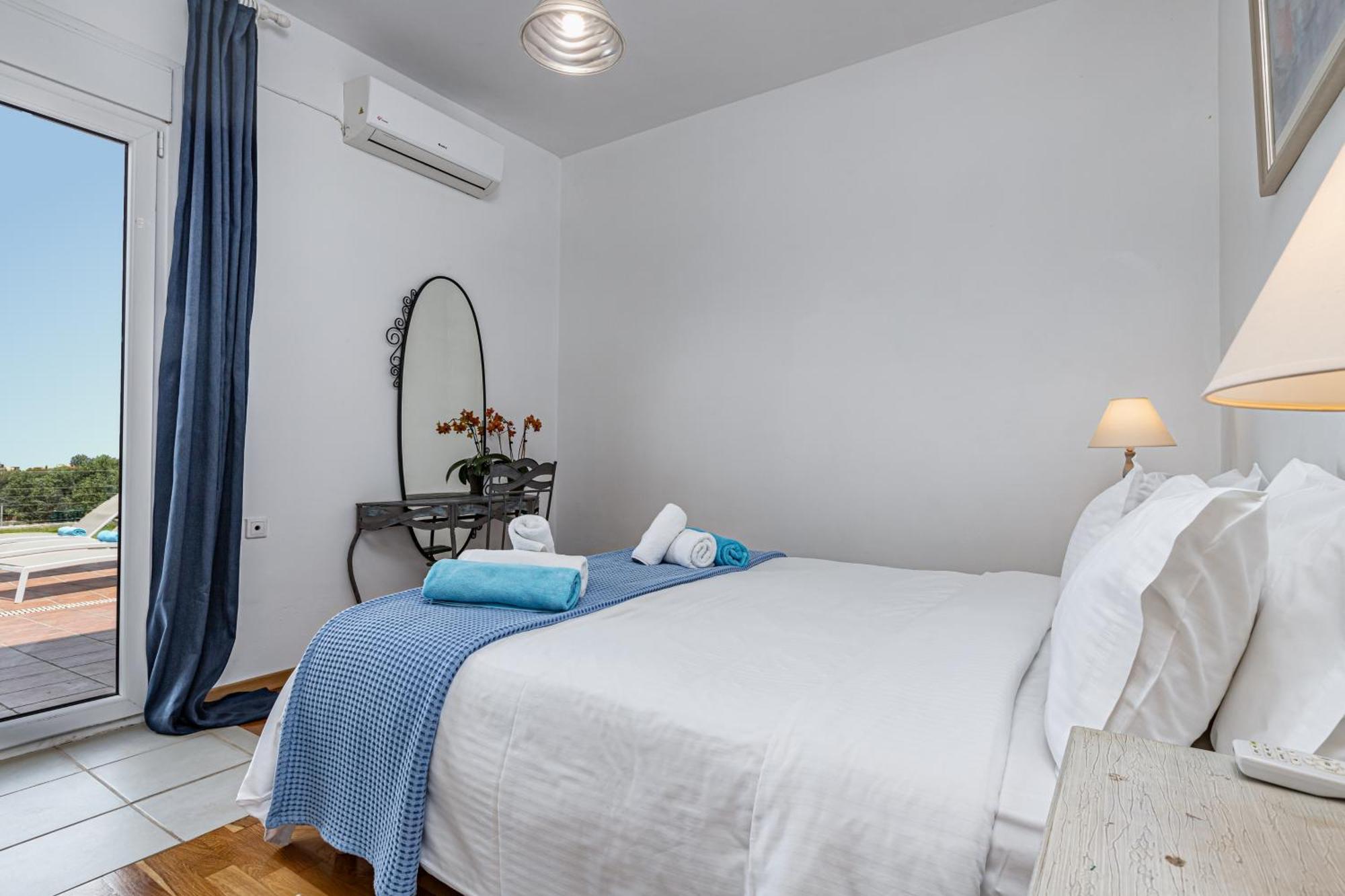 Dimitra Apartment With Private Pool And Sea View -The Ground Floor Of A Two Storey Building Daratsos Exteriér fotografie